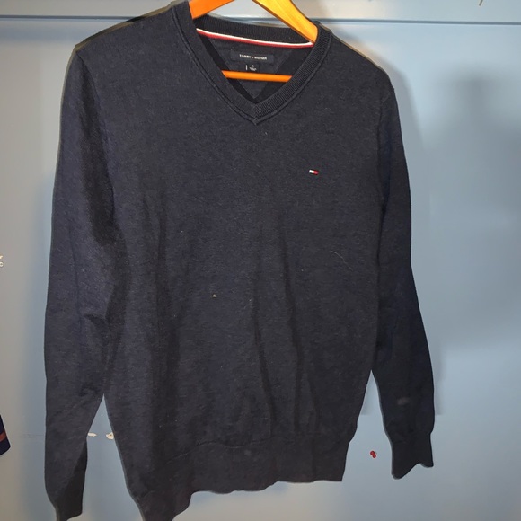 Tommy hilifiger v-neck. - Picture 1 of 2